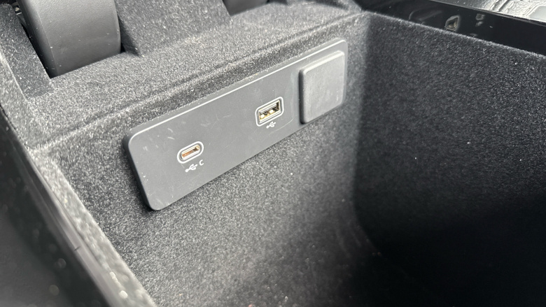 Land Rover Range Rover Velar 2.0 D200 R-Dynamic SE 5dr Auto Diesel Estate